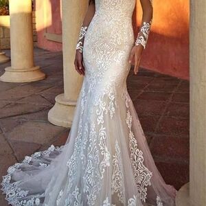 Elegant White Lace Evening Gown